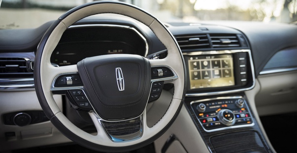 К юбилею Lincoln Continental обзавелся распашными дверьми Фото: фирма-производительВ следующем году Lincoln Continental будет отмечать 80-летний юбилей: первая модель с таким названием увидела