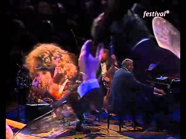 Oscar Peterson - You Look Good To Me
