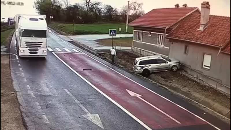 Блеать, только заштукатурил...