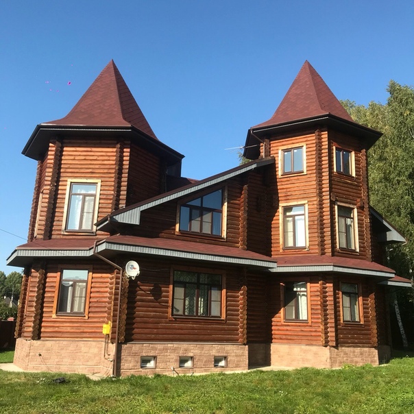 Продам уютный Деревянный дом.Домодедовский округ,ДНП «Новое Чулпаново», Уникальная жилая деревня в окружении леса.Готовый для круглогодичного проживания. Дом построен в 2010 году в эксплуатации с 2012 года из оцилиндрованного бревна 24х24.Этажа 2 общей площадью 580 кв.м. жилая 480кв.м с собственным участком 26 соток.В отделке дома использованы природные материалы дерево, камень.<br>Планировка:<br>1.этаж: прихожая,2 с/у, кухня-столовая 2 спальни .<br> <br>2.этаж: 4 спальни, холл, 2 с/у<br> <br>Цокольный этаж:, технические помещения,котельная, 2 кладовые.<br>Спутниковое ТВ,WiFi, газовое отопление,вода,свет,канализация центральное.<br>Гараж с жилой площадью 125 кв.м на 2 авто,русская Баня 30 кв.м,беседка 20 кв.м <br>На участке разбит сад в природном стиле, зоны для мангала, качели, лесные деревья,плодовые кусты,мини огород.<br>Поселок охраняемый, на вьезде КПП,Видеонаблюдение по всему поселку,детская площадка.<br> Один собственник,цена 35.млн более подробно по тел.собственник,согласны на сотрудничество с агентствами +7 (925) 801-91-37 Виктор - фото Фото: Продам уютный Деревянный дом.Домодедовский округ,ДНП «Новое Чулпаново», Уникальная жилая деревня в окружении леса.Готовый для круглогодичного проживания. Дом построен в 2010 году в эксплуатации с 2012 года из оцилиндрованного бревна 24х24.Этажа 2 общей площадью 580 кв.м. жилая 480кв.м с собственным участком 26 соток.В отделке дома использованы природные материалы дерево, камень.<br>Планировка:<br>1.этаж: прихожая,2 с/у, кухня-столовая 2 спальни .<br> <br>2.этаж: 4 спальни, холл, 2 с/у<br> <br>Цокольный этаж:, технические помещения,котельная, 2 кладовые.<br>Спутниковое ТВ,WiFi, газовое отопление,вода,свет,канализация центральное.<br>Гараж с жилой площадью 125 кв.м на 2 авто,русская Баня 30 кв.м,беседка 20 кв.м <br>На участке разбит сад в природном стиле, зоны для мангала, качели, лесные деревья,плодовые кусты,мини огород.<br>Поселок охраняемый, на вьезде КПП,Видеонаблюдение по всему поселку,детская площадка.<br> Один собственник,цена 35.млн более подробно по тел.собственник,согласны на сотрудничество с агентствами +7 (925) 801-91-37 Виктор