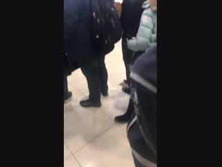 В Кургане мужчина пришел в Бургер Кинг с ведром