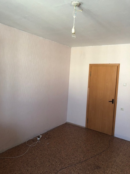 Больше фото могу выслать по запросу!<br>Общая информация: <br>8 850 000 <br>г. Москва, район Южное Бутово <br>Количество комнат - 3<br>Этаж 17/17<br>Тип Жилья - вторичка<br>Общая площадь - 100,7 м2<br>Площадь комнат - 20,7 м2 / 18 м2 /14,4 м2<br>Жилая площадь - 53.1 м2<br>Площадь кухни - 12,5 м2<br>Раздельный санузел - 2<br>Без ремонта<br>Лоджия - 2<br>Вид из окна - во двор<br>Возможна ипотека - да<br><br>О доме :<br>Год постройки - 2008<br>Тип дома - панель<br>Высота потолков - 2,9 м<br>Лифт - грузовой 1, пассажирский 1<br>Телефон для связи <br>+7 (985) 123-32-28 Анна<br>+7 (926) 245-47-44 Ольга<br><br>Продается большая 3-х комнатная квартира, распашонка с изолированными комнатами, в тихом и зеленом районе Москвы. Квартира находится на 17 этаже, что позволяет наслаждаться замечательным видом, окна не выходят на оживленные улицы. Квартира солнечная и светлая. <br>Развитая инфраструктура, в пешей доступности: школы, детские сады, поликлиники, МФЦ, продуктовые магазины, аптеки, студии красоты, детские магазины. Есть выезд на скоростное шоссе.<br>Квартира находится в жилом состоянии, в комнатах недавно сделан косметический ремонт (поклеены обои под покраску, есть возможность играть с цветом). В остальных помещениях требуется ремонт. <br>Большая прихожая с темной комнатой, просторные коридоры.<br>Санузел раздельный, есть второй туалет для гостей рядом с кухней.<br>За одним из с/у небольшое пространство, можно сделать «прачечную». <br>Удобная кухня с застекленной лоджией.<br>Вторая лоджия выходит в коридор.<br>Квартира с необычной планировкой, что дает возможность реализовать ваши идеи по дизайну и ремонту.<br>Собственность более 3- лет, полная стоимость в договоре, три взрослых собственника. Возможен торг. - фото Фото: Больше фото могу выслать по запросу!<br>Общая информация: <br>8 850 000 <br>г. Москва, район Южное Бутово <br>Количество комнат - 3<br>Этаж 17/17<br>Тип Жилья - вторичка<br>Общая площадь - 100,7 м2<br>Площадь комнат - 20,7 м2 / 18 м2 /14,4 м2<br>Жилая площадь - 53.1 м2<br>Площадь кухни - 12,5 м2<br>Раздельный санузел - 2<br>Без ремонта<br>Лоджия - 2<br>Вид из окна - во двор<br>Возможна ипотека - да<br><br>О доме :<br>Год постройки - 2008<br>Тип дома - панель<br>Высота потолков - 2,9 м<br>Лифт - грузовой 1, пассажирский 1<br>Телефон для связи <br>+7 (985) 123-32-28 Анна<br>+7 (926) 245-47-44 Ольга<br><br>Продается большая 3-х комнатная квартира, распашонка с изолированными комнатами, в тихом и зеленом районе Москвы. Квартира находится на 17 этаже, что позволяет наслаждаться замечательным видом, окна не выходят на оживленные улицы. Квартира солнечная и светлая. <br>Развитая инфраструктура, в пешей доступности: школы, детские сады, поликлиники, МФЦ, продуктовые магазины, аптеки, студии красоты, детские магазины. Есть выезд на скоростное шоссе.<br>Квартира находится в жилом состоянии, в комнатах недавно сделан косметический ремонт (поклеены обои под покраску, есть возможность играть с цветом). В остальных помещениях требуется ремонт. <br>Большая прихожая с темной комнатой, просторные коридоры.<br>Санузел раздельный, есть второй туалет для гостей рядом с кухней.<br>За одним из с/у небольшое пространство, можно сделать «прачечную». <br>Удобная кухня с застекленной лоджией.<br>Вторая лоджия выходит в коридор.<br>Квартира с необычной планировкой, что дает возможность реализовать ваши идеи по дизайну и ремонту.<br>Собственность более 3- лет, полная стоимость в договоре, три взрослых собственника. Возможен торг.