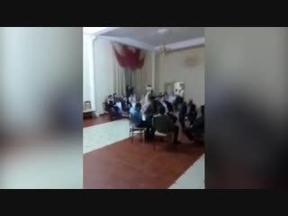 В Сети обсуждают видео стриптиза Снегурочки на корпоративе сотрудников завода