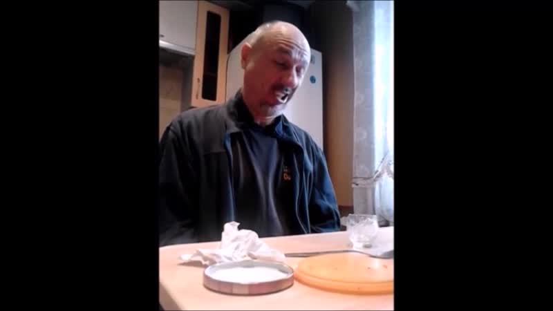 витя кончил под стол