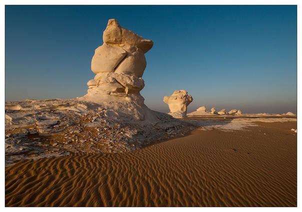 Белая пустыня в Египте (White Desert) Национальный египетский парк White Desert представляет из себя небольшой участок, находящийся к северу от оазиса Фарафра. Путь в национальный парк довольно
