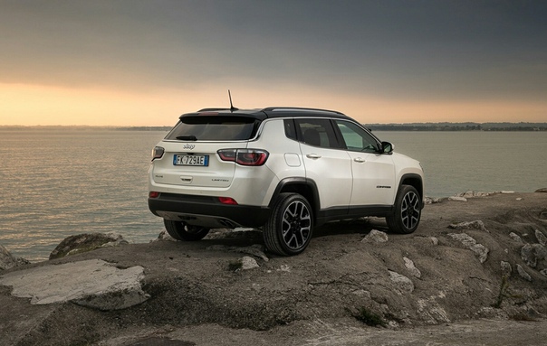 Jeep, но не «джип». Тест нового кроссовера Compass. Второе поколение «Компаса» — это чуть больше, чем кроссовер, но меньше, чем Jeep.Загадка: что общего между Jeep и Lamborghini Правильный