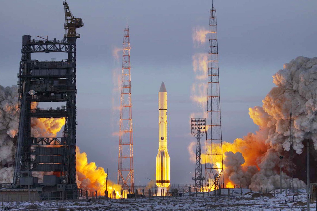 «Роскосмос» назвал причинами своих проблем Украину, рубль и