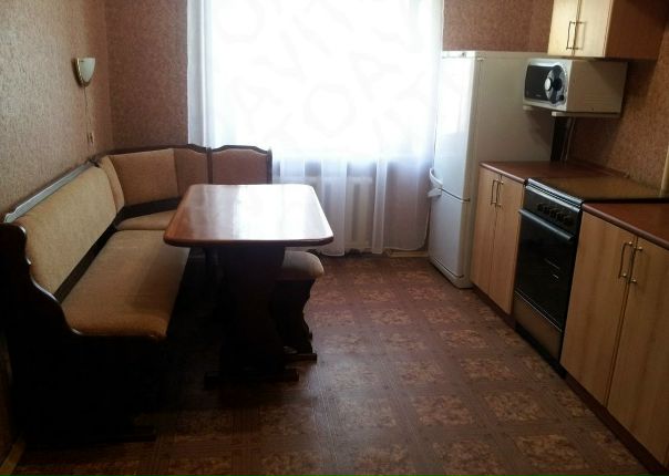 Фото: Москва, Космодамианская набережная, 4/22кА <br>Новокузнецкая, 9 минут пешком до метро. Сдам однокомнатную полнометражную квартиру . Ремонт, вся необходимая мебель, вся бытовая техника в т.ч. стиральная машина автомат, микроволновка, посуда, телевизор, гладильная доска, утюг, сигнализация, кондиционер, домофон, балкон. Тихий двор, спокойные соседи. В стоимость входят коммунальные платежи. <br>цена:27000 <br>телефон: 89251175719