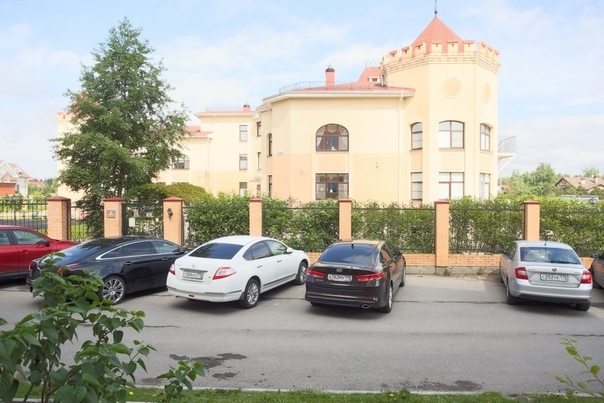 Фото: Рай в шалаше - продается квартира в Сестрорецком разливе <br><br>Сестрорецк, Александра Паншина ул., 20 <br> <br>Большая ухоженная квартира в жилом комплексе 