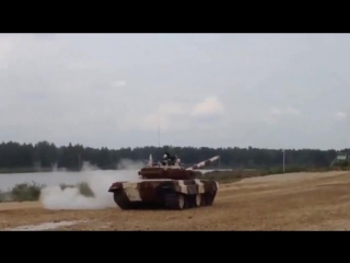 Один танк утопили, второй перевернули (6 sec)