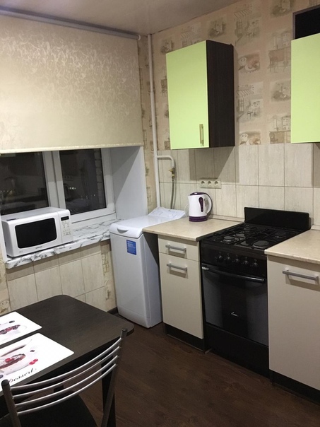 Фото: Сдается 1 комнатная квартира на длительный срок в пешей доступности от метро Достоевская/Марьина Роща. 4 этаж, 9 этажного кирпичного дома, окна в тихий зеленый двор.<br><br>Квартира после косметического ремонта, есть стиральная/посудомоечная машинки, холодильник, микроволновка, кондиционер, газовая плита. В комнате застеклен балкон, квартира теплая. Возле дома много магазинов, 3 парка (Екатерининский, Фестивальный, Детский), 2 лицея, детский сад. <br><br>Стоимость: 47 000 руб. + вода/свет по счетчикам + Залог за последний месяц (разбивается). Аренда от собственника. Вопросы - в личку.