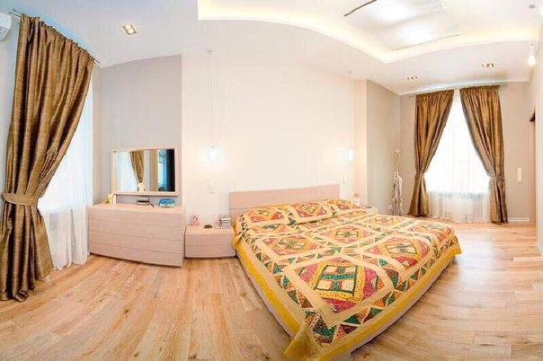 Фото: Собственнник !!!Без комиссии Сдам 1к.кв. 7 мин. пешком от ст.м. Черная Речка.,<br>Адрес: Наб Черной Речки д.51,<br>Комната 22м2, кухня 13м2,<br> cу смежный,<br>Кирпичный дом<br>После косметического ремонта, все в приличном состоянии,<br>Есть стиралка, холодильник, свч, утюг, пылесос.<br>Мебель современная, что-то из 90, но не полированное<br>Уютно, чисто.<br>Цена: 12000 плюс КУ <br>по всем вопросам звоните 89216749152