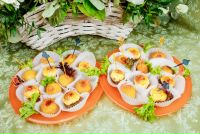 Шляпки шампиньонов фаршированные, крокеты картофельные