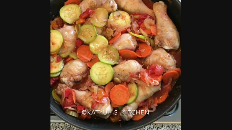 Куриные голени с овощами