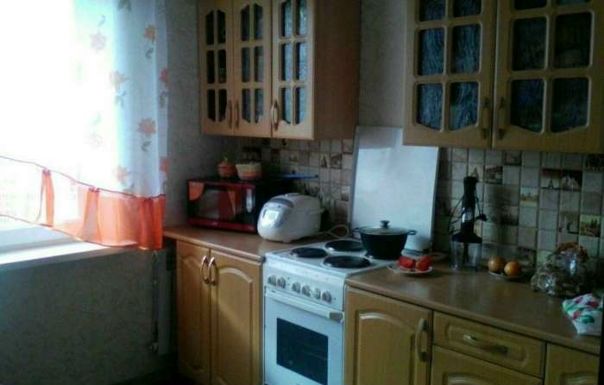 Сдам комнату в 2-комнатной квартире платежеспособным жильцам. <br>Комната просторная, чистая, из мебели угловой диван, шкаф-купе, телевизор. На кухне есть вся необходимая мебель и техника. Санузел совмещен. <br>Проведен интернет. <br>ТЕЛЕФОН 89251175719 <br>ЦЕНА14000 <br>Площадь Маркса 5 минут пешком ДО МЕТРО <br>Студенческая 10 минут пешком ДО МЕТРО - фото Фото: Сдам комнату в 2-комнатной квартире платежеспособным жильцам. <br>Комната просторная, чистая, из мебели угловой диван, шкаф-купе, телевизор. На кухне есть вся необходимая мебель и техника. Санузел совмещен. <br>Проведен интернет. <br>ТЕЛЕФОН 89251175719 <br>ЦЕНА14000 <br>Площадь Маркса 5 минут пешком ДО МЕТРО <br>Студенческая 10 минут пешком ДО МЕТРО