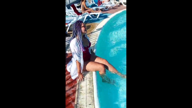 VID_20440109_124307_753.mp4