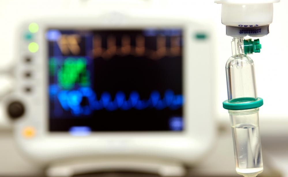 Ondansetron HCI может использоваться во внутривенном капельном растворе для предотвращения рвоты или лечения тошноты.