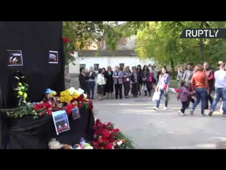 Траурная акция в память о погибших в керченском колледже — LIVE