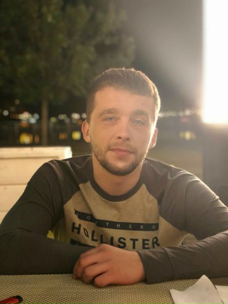 Фото: Сниму однушку или студию в Москве, до 27 тысяч, для себя. Желатеьно низ серой,салатовой и зеленой веток. Но рассмотрю все варианты, в шаговой доступности до метро. Со мной будет жить кот (обои и мебель не трогает, есть свой домик и когтеточки).<br> Плотилов