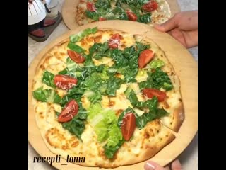 ПИЦЦА «ЦЕЗАРЬ» С СЫРНЫМ СОУСОМ