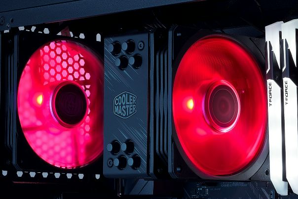 Специальный выпуск Вот, что происходит, когда объединить Asrock Phantom Gaming и наш Hyper 212...