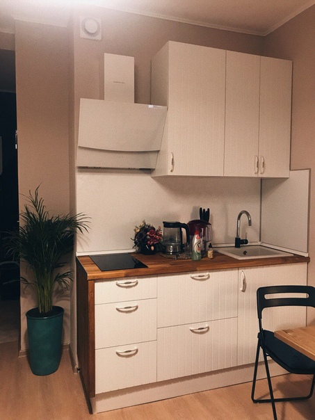 Фото: Студия 25 кв Печатники, Гурьянова, 1<br> Аренда 26.000 рублей<br>Вся мебель и планировка были просчитаны, чтобы квартиру не захламить. Отделка от застройщика, только перекрасили стены и плитку в ванной.<br> Уютная и теплая студия. Мебель и техника остаётся.<br>8-929-112-72-94