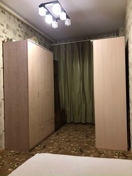 Пушкино, 2й Фабричный проезд, 16. 25000+КУ, без залога. СОБСТВЕННИК <br> <br>Двухкомнатная квартира с хорошим ремонтом. Тихий район, в доме есть продуктовый (Пятерочка). Сдается предпочтительно семье и спокойным людям. Без животных, курить в квартире нельзя. На срок от 6 месяцев. Сантехника и бытовая техника в отличном состоянии. Стиральная машина и плита совсем новая. <br>5 минут пешком до остановки, откуда регулярно ходят автобусы и маршрутки до станции электричек (10-15 минут), оттуда экспресс (30 минут) или обычная электричка (40-50 минут) до м. Комсомольская. <br>Или же 15-20 минут пешком до автобусной остановки (451 автобус до ВДНХ), 60 мин. <br>Подробности по телефону. Звонить предпочтительнее вечером, показ вечером и в выходные. <br>Надежда: 89161366720 - фото Фото: Пушкино, 2й Фабричный проезд, 16. 25000+КУ, без залога. СОБСТВЕННИК <br> <br>Двухкомнатная квартира с хорошим ремонтом. Тихий район, в доме есть продуктовый (Пятерочка). Сдается предпочтительно семье и спокойным людям. Без животных, курить в квартире нельзя. На срок от 6 месяцев. Сантехника и бытовая техника в отличном состоянии. Стиральная машина и плита совсем новая. <br>5 минут пешком до остановки, откуда регулярно ходят автобусы и маршрутки до станции электричек (10-15 минут), оттуда экспресс (30 минут) или обычная электричка (40-50 минут) до м. Комсомольская. <br>Или же 15-20 минут пешком до автобусной остановки (451 автобус до ВДНХ), 60 мин. <br>Подробности по телефону. Звонить предпочтительнее вечером, показ вечером и в выходные. <br>Надежда: 89161366720