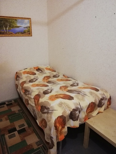 Собственник. <br>Без комиссии и депозита сдаю изолированную комнату,эконом -вариант. <br>Стоимость аренды 10 тыс .р <br>Комиссии и депозита нет <br>Комната с ключом,плитка и чайник в комнате свои. <br>м. Щелковская.10-15 мин любым транспортом.Дом находится в сосновом лесу, 3.5 км. от МКАД <br>Звоните 8-985-430-79-30 (ватцап такой же)Ирина<br> Ланская - фото Фото: Собственник. <br>Без комиссии и депозита сдаю изолированную комнату,эконом -вариант. <br>Стоимость аренды 10 тыс .р <br>Комиссии и депозита нет <br>Комната с ключом,плитка и чайник в комнате свои. <br>м. Щелковская.10-15 мин любым транспортом.Дом находится в сосновом лесу, 3.5 км. от МКАД <br>Звоните 8-985-430-79-30 (ватцап такой же)Ирина<br> Ланская