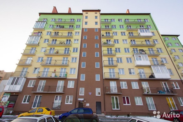 Калининград!!!<br>Собственник продает 1-комнатную квартиру полумансардного типа площадью 30,1 метра с современным ремонтом в кирпичном доме 2016 года постройки в 5 минутах от Южного вокзала. Цена 1 769 000 руб. <br>Телефон 8-911-855-20-61. <br>Вся инфраструктура. <br>Дом стоит во дворе, квартира не угловая. Светлая, уютная, очень теплая, деревянные окна, высота потолков 2,77 метра, небольшой скос потолка абсолютно не давит. <br>Отопление центральное со счетчиком индивидуального потребления тепла, на радиаторах регуляторы температуры, пониженный тариф на электроэнергию, также счетчики на воду и свет, интернет, домофон. <br>Комната 14,4 метров, кухня-9,1 метра, совмещенный санузел. - фото Фото: Калининград!!!<br>Собственник продает 1-комнатную квартиру полумансардного типа площадью 30,1 метра с современным ремонтом в кирпичном доме 2016 года постройки в 5 минутах от Южного вокзала. Цена 1 769 000 руб. <br>Телефон 8-911-855-20-61. <br>Вся инфраструктура. <br>Дом стоит во дворе, квартира не угловая. Светлая, уютная, очень теплая, деревянные окна, высота потолков 2,77 метра, небольшой скос потолка абсолютно не давит. <br>Отопление центральное со счетчиком индивидуального потребления тепла, на радиаторах регуляторы температуры, пониженный тариф на электроэнергию, также счетчики на воду и свет, интернет, домофон. <br>Комната 14,4 метров, кухня-9,1 метра, совмещенный санузел.