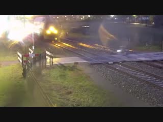 Два велосипедиста за неделю едва не попали под поезд на одном и том же переезде в Нидерландах
