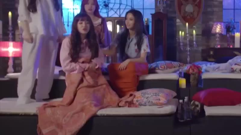 OMG SOYEON TICKLING YUQI