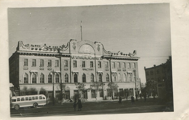 В 1990-е годы законодательный и представительный орган местного самоуправления стал именоваться Городской Думой В 1990-е годы законодательный и представительный орган местного самоуправления стал именоваться Городской Думой