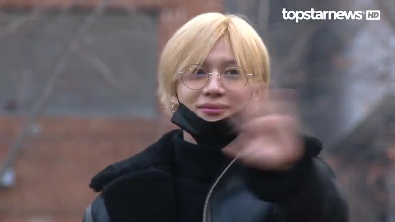 인사요정ㅋㅋㅋㅋ 손을 몇번을 흔드는고야6v6 (1)