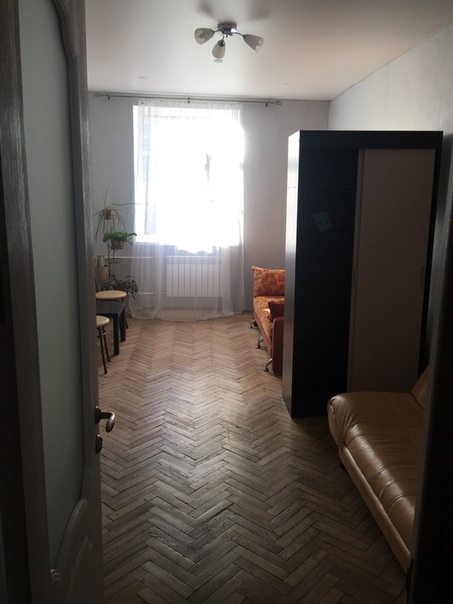 Сдам с 1 ноября 2018 комнату в 3-х комнатой квартире ,одному человеку без детей и животных.(только русский )<br>Комната 19м (из мебели -2 дивана ,шкаф ,комод,стол,телевизор )<br>11т +ку(2500),оплата за первый и последний месяц <br>В квартире проживает три взрослых человека и ребёнок <br>Просмотр по договоренности<br>Звоните или пишите в личку отвечу на все вопросы <br>Собственник <br>89112979785 <br>Г Санкт Петербург Ул Двинская д10<br>м Нарвская Балтийская - фото Фото: Сдам с 1 ноября 2018 комнату в 3-х комнатой квартире ,одному человеку без детей и животных.(только русский )<br>Комната 19м (из мебели -2 дивана ,шкаф ,комод,стол,телевизор )<br>11т +ку(2500),оплата за первый и последний месяц <br>В квартире проживает три взрослых человека и ребёнок <br>Просмотр по договоренности<br>Звоните или пишите в личку отвечу на все вопросы <br>Собственник <br>89112979785 <br>Г Санкт Петербург Ул Двинская д10<br>м Нарвская Балтийская