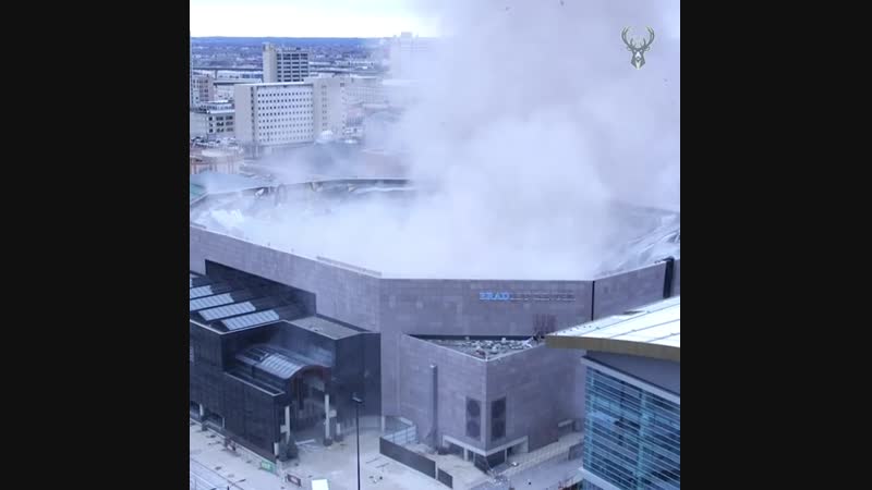 Снос BMO Harris Bradley Center