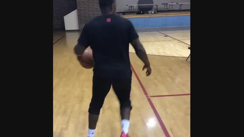 Dribbling (720p).mp4
