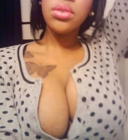 Leckeren Amateur Babe ihre enge Arschloch liebugelt