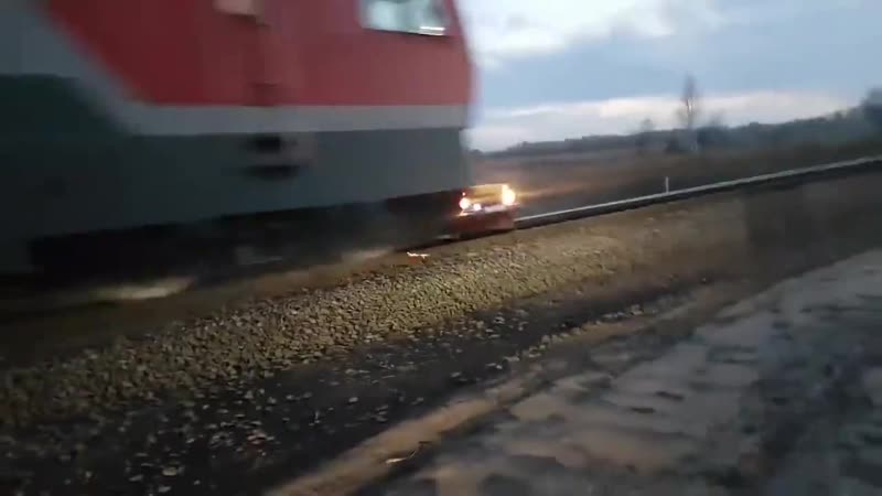 Давай срежем, у тебя же Нива... 😡