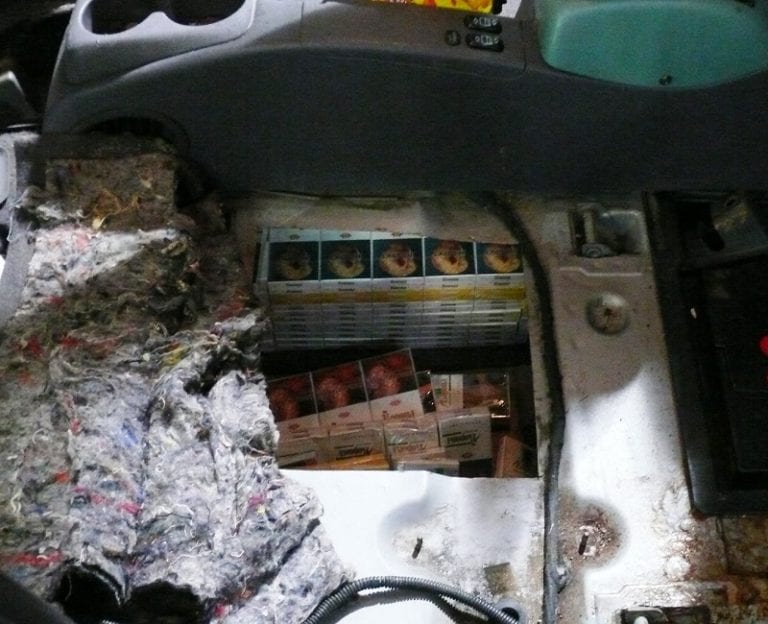 Поляки продолжают находить в автомобилях белорусов спрятанные сигареты Поляки продолжают находить в автомобилях белорусов спрятанные сигареты