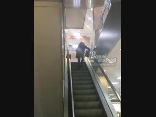 Упрямая девушка в ТЦ Сокол 10.1.2019 Ростов-на-Дону Главный