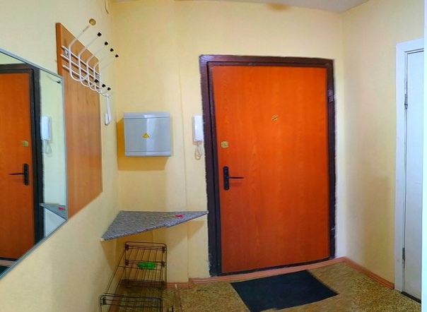 Фото: Сдается: 1-комн. <br>Стоимость: 23000 <br>Адрес:Луганская, 8 <br>Царицыно район <br>Метро:Царицыно — 270 м <br>Доп.: Свободна с сегодняшнего дня!!Не большая, но очень уютная квартира! Спецпроект - 