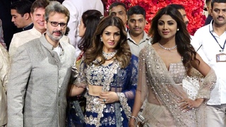 Raveena Tandon And Shilpa Shetty Attend Isha Ambani Wedding Ceremony