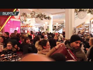 Безумие в очередях: как проходит «чёрная пятница» в мире