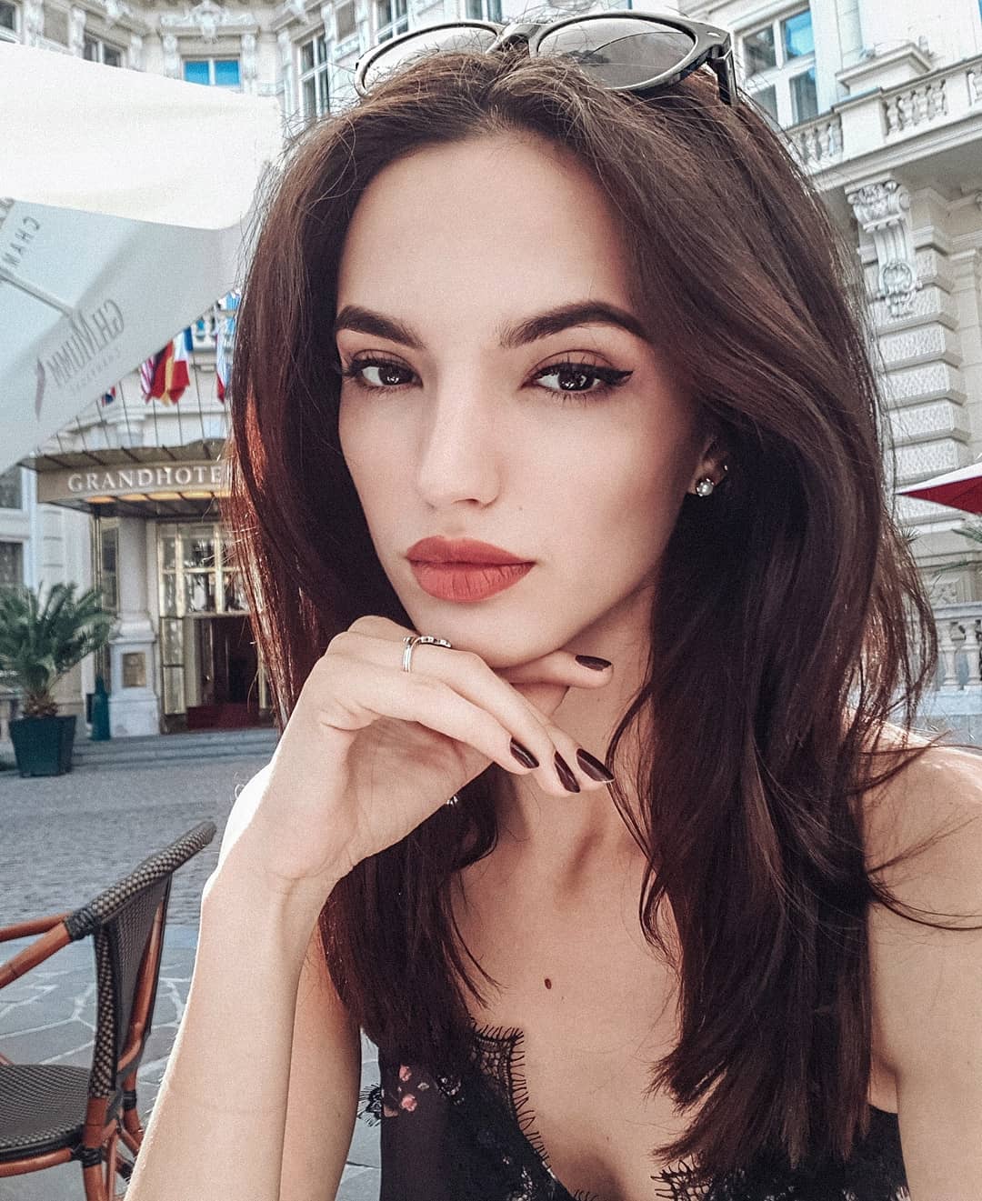 classify-moldavian-girl