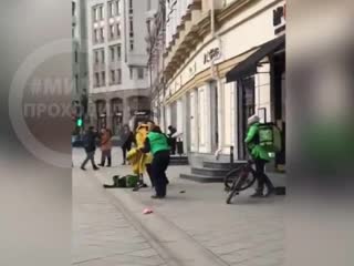 Фейковый батл Яндекс.Еда VS Delivery Club