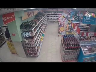 В Саратове пацаны решили подзаработать на кофе из магазина, чтобы потом перепродать.