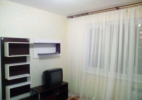 Фото: м.Севастопольская — 290 м <br>Азовская, 29 к2 <br>Сдаётся 1-комнатная квартира. На длительный срок. Хороший ремонт. Подходит для семьи,стиральная машинка, ванная установлена. Новая плитка. В двухспальный диван. Кухня оборудована. Холодильник, плита, духовка, микроволновка. <br>Обращаться 89653095408 <br>Цена 30000