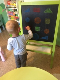  Детям о геометрических фигурах 🔵🔺🔸▪️  Я приглашаю вас на тур, Заглянем вместе в мир фигур: Прямоуго… 