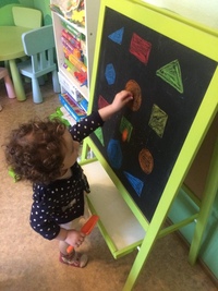  Продолжаем знакомство деток с геометрическими фигурами с помощью формирования представлений о внешн… 