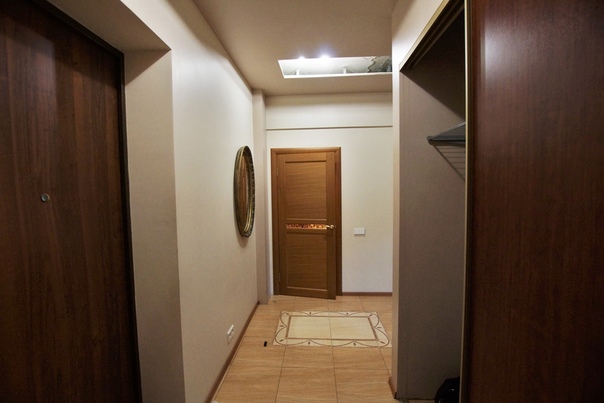 Сдается 2-комнатная квартира (56 кв.м.) Раменский район. Поселок Быково, ул. Чкалова, д.6.<br>Квартира тихая, солнечная и теплая на первом этаже 3-этажного дома. Во дворе детская площадка и спортивная площадка, а также детский сад и школа. Квартира находится в 5 минутах ходьбы от ж/д платформы Быково. Электричка следует до Казанского вокзала (м. Комсомольская) 50 минут. До станции метро Выхино - 25 минут.В пешей доступности по ходу следования электрички также находятся станции метро Лермонтовский проспект, Автозаводская, Электрозаводская, а также МЦК (Андроновка). В квартире есть холодильник и стиральная машина. Есть минимальный набор мебели (см. фото) При необходимости хозяева привезут диван в гостиную. Но можно заезжать и со своей мебелью (в этом случае ненужная мебель будет вывезена из квартиры). Возможна регистрация по месту пребывания. Сдается на длительный срок. - фото Фото: Сдается 2-комнатная квартира (56 кв.м.) Раменский район. Поселок Быково, ул. Чкалова, д.6.<br>Квартира тихая, солнечная и теплая на первом этаже 3-этажного дома. Во дворе детская площадка и спортивная площадка, а также детский сад и школа. Квартира находится в 5 минутах ходьбы от ж/д платформы Быково. Электричка следует до Казанского вокзала (м. Комсомольская) 50 минут. До станции метро Выхино - 25 минут.В пешей доступности по ходу следования электрички также находятся станции метро Лермонтовский проспект, Автозаводская, Электрозаводская, а также МЦК (Андроновка). В квартире есть холодильник и стиральная машина. Есть минимальный набор мебели (см. фото) При необходимости хозяева привезут диван в гостиную. Но можно заезжать и со своей мебелью (в этом случае ненужная мебель будет вывезена из квартиры). Возможна регистрация по месту пребывания. Сдается на длительный срок.